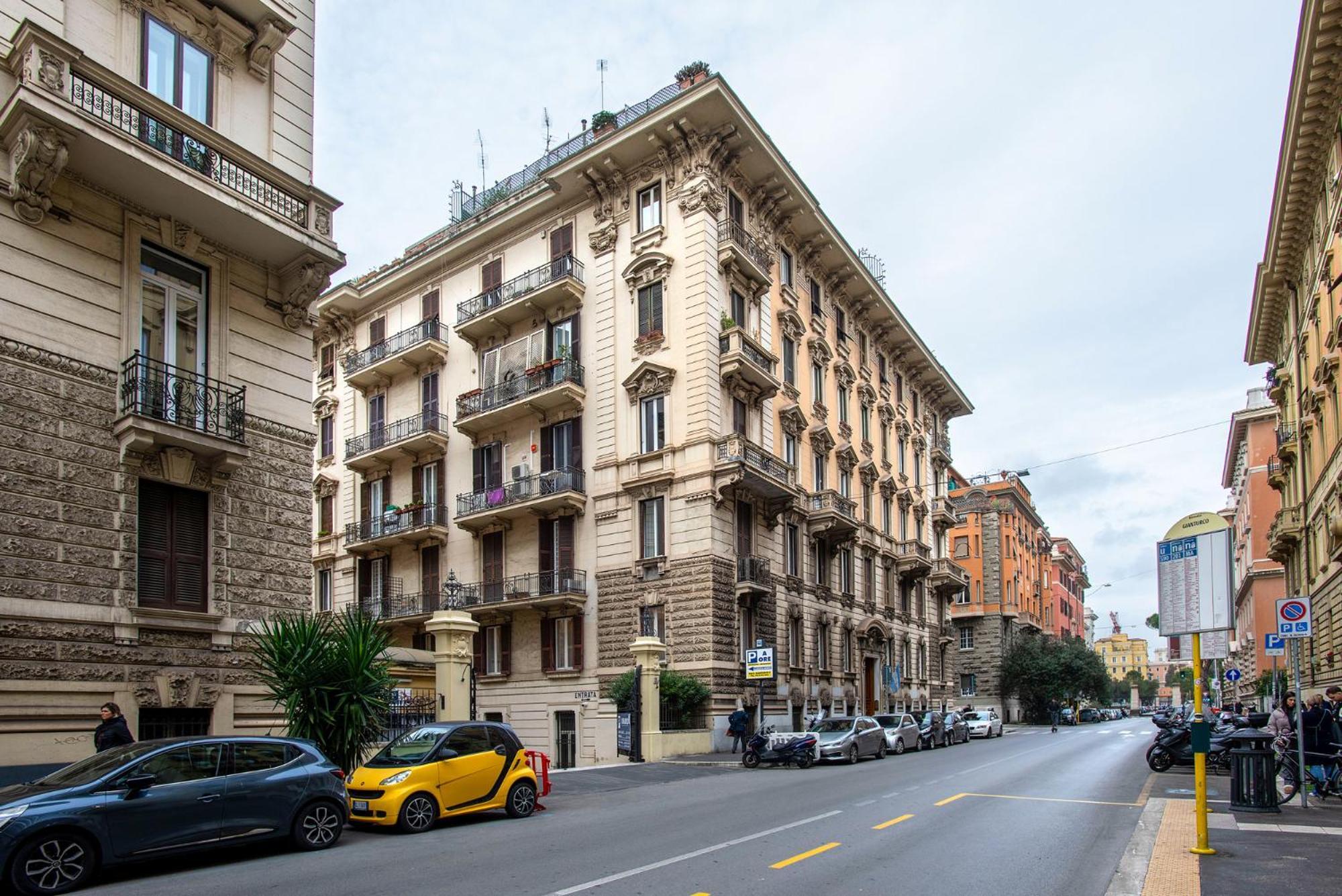 Comfortable Pied-a-terre In The Center Of Appartamento *