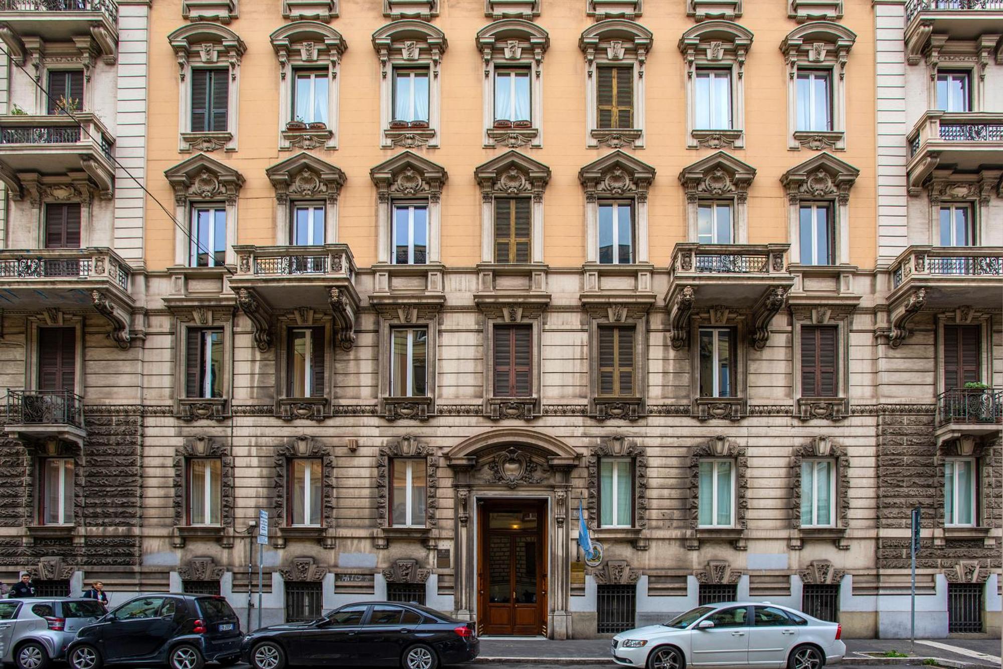 Comfortable Pied-a-terre In The Center Of *