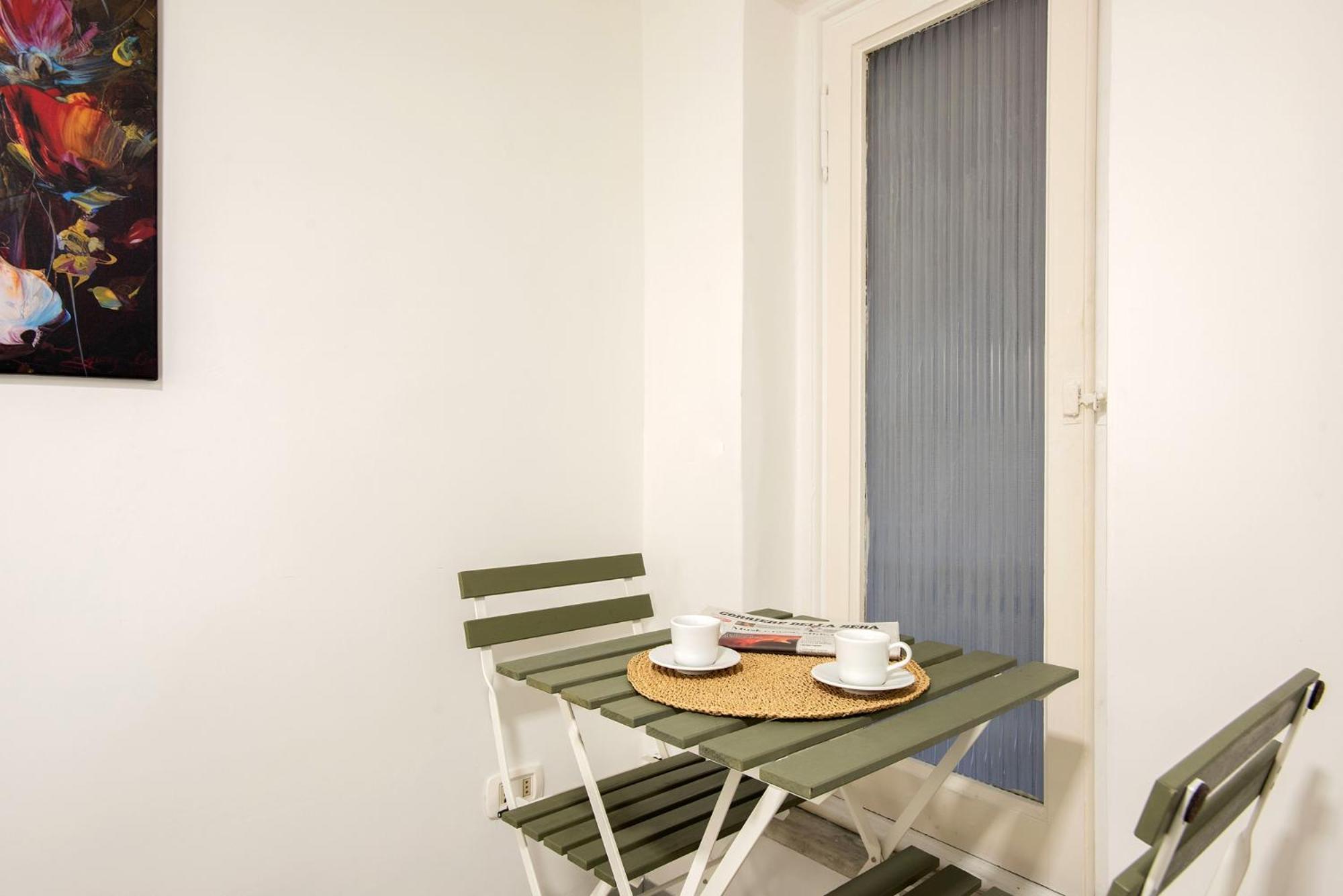 Comfortable Pied-a-terre In The Center Of