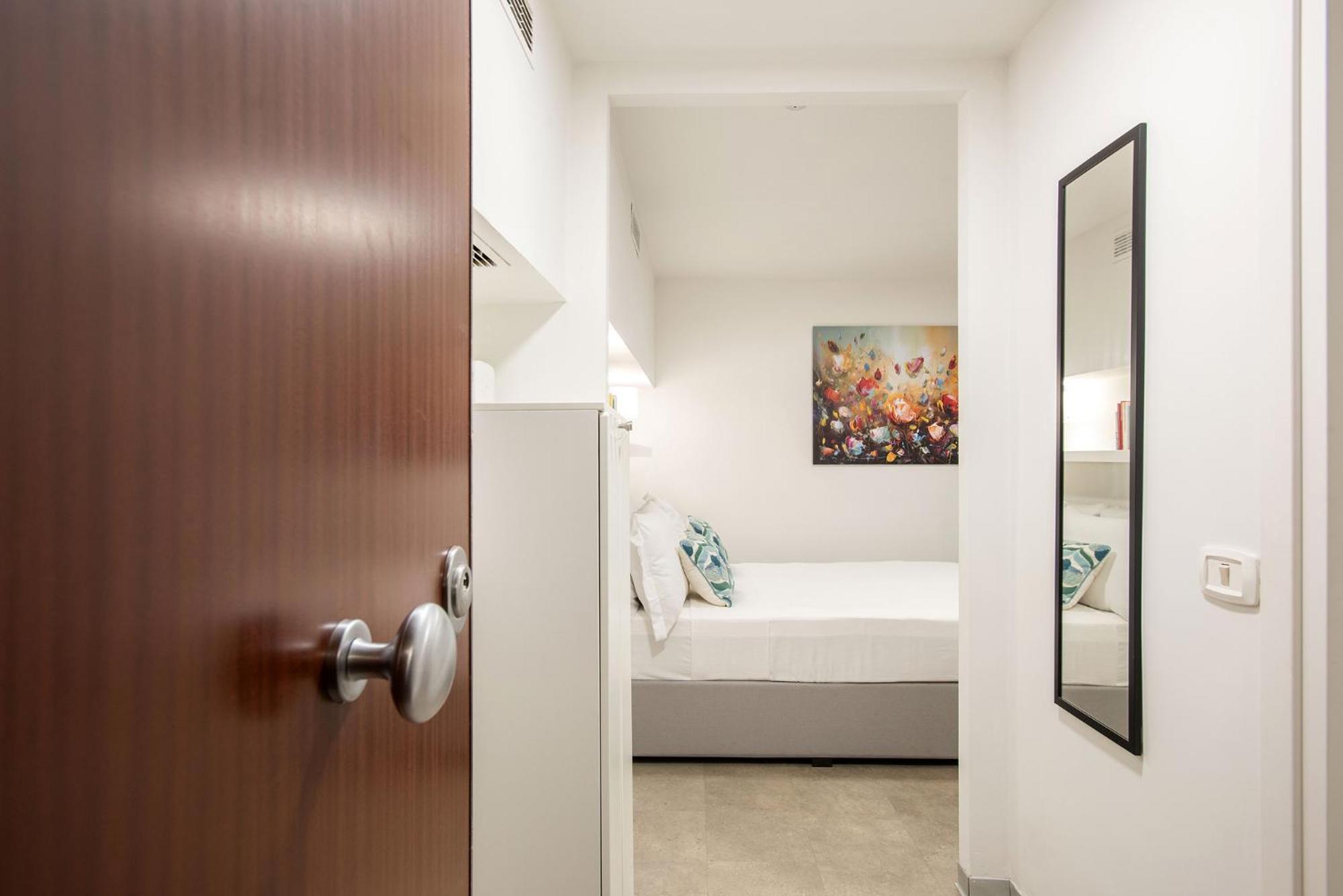 Comfortable Pied-a-terre In The Center Of Apartment *